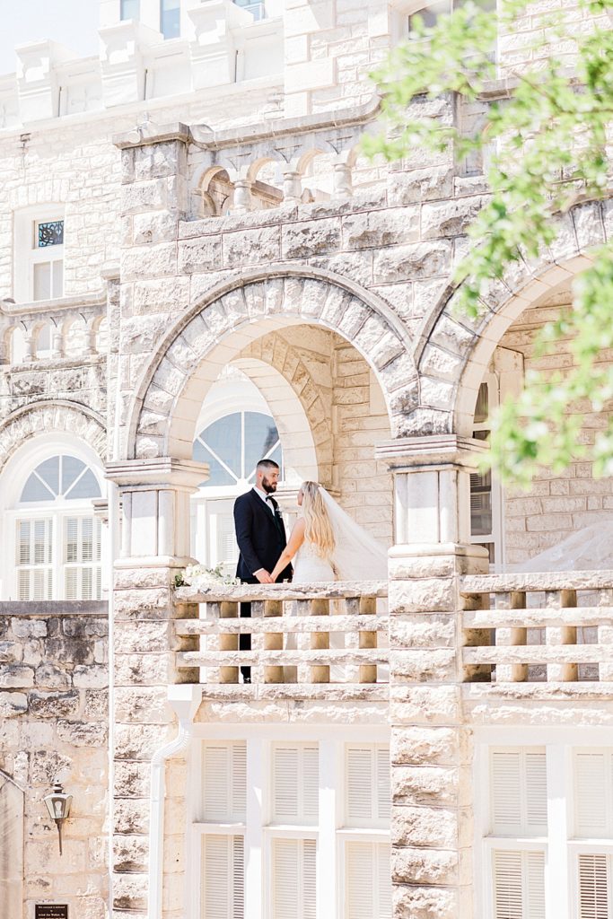 Texas wedding photographer at Chateau Bellevue | engagement photographer by Tee and Rebecca Photography