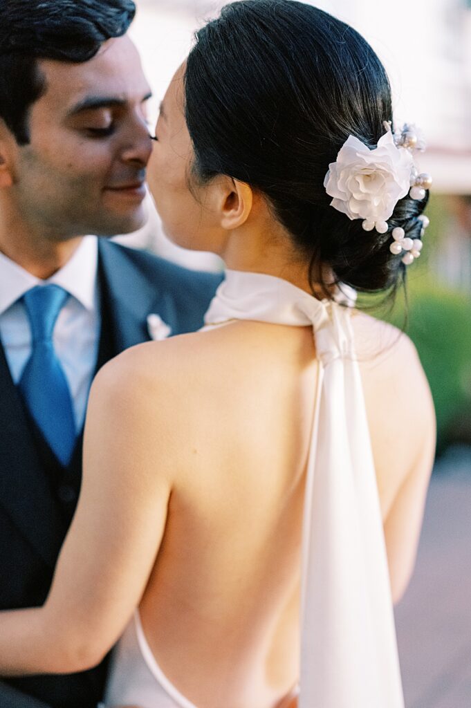 La Playa Hotel Wedding couple